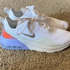 Women’s Nike Air Max Motion 2